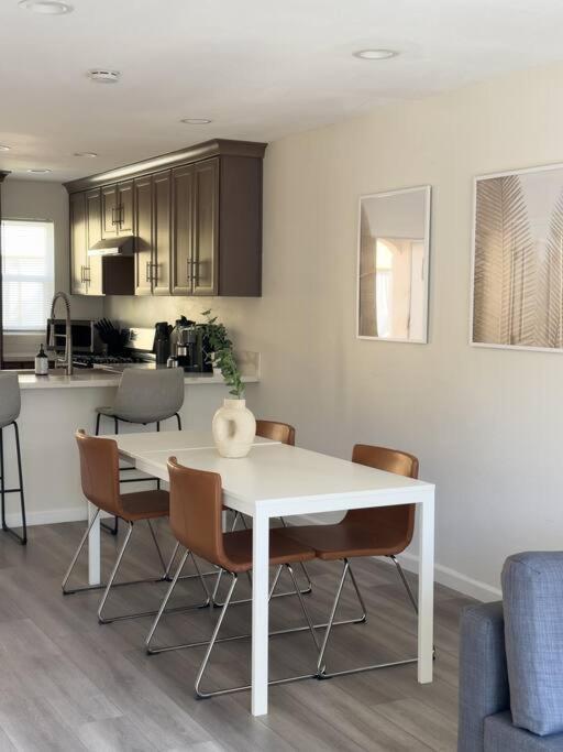 Modern Retreat 1 Mi. From Disney Anaheim Exterior photo