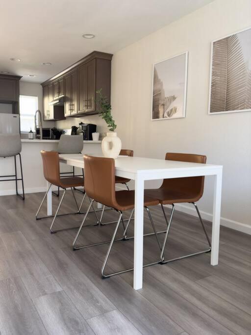 Modern Retreat 1 Mi. From Disney Anaheim Exterior photo